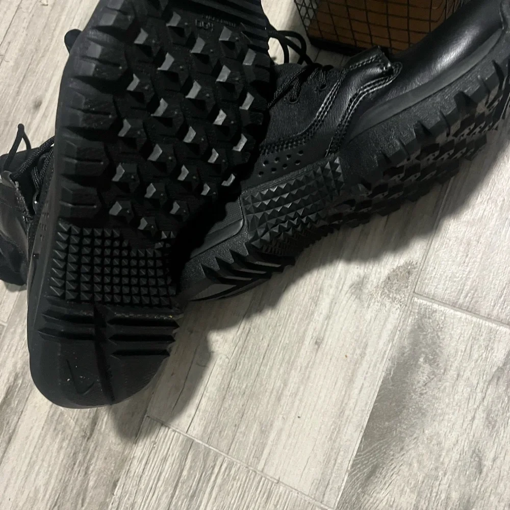 Nike tactical boots 
SFS - Picture 4 of 15